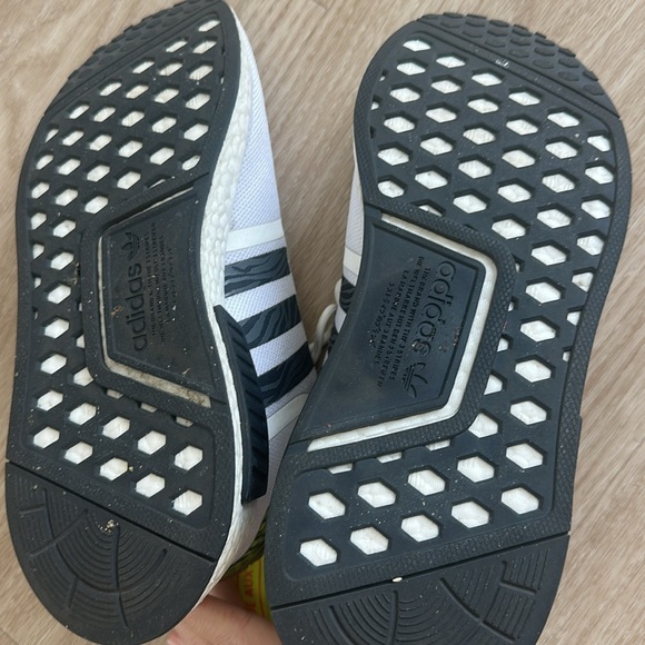 ADIDAS SNEAKERS SIZE WOMENS 8.5 / MENS 7 - Picture 5 of 6